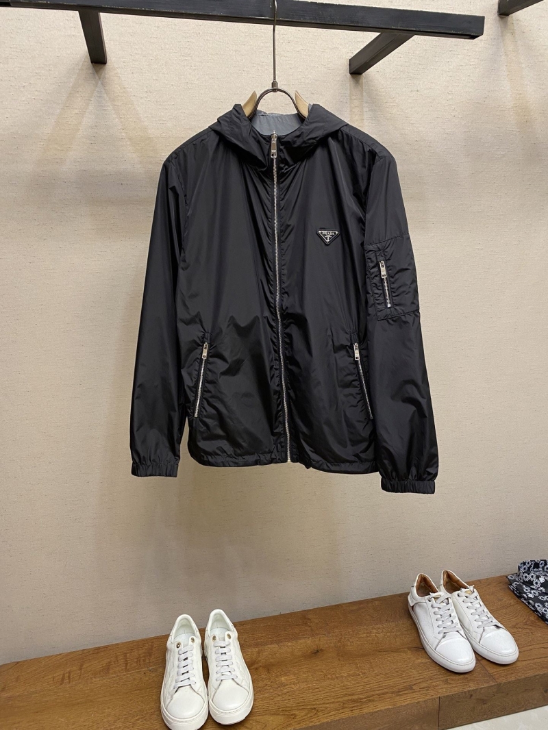 Pra*a outwear